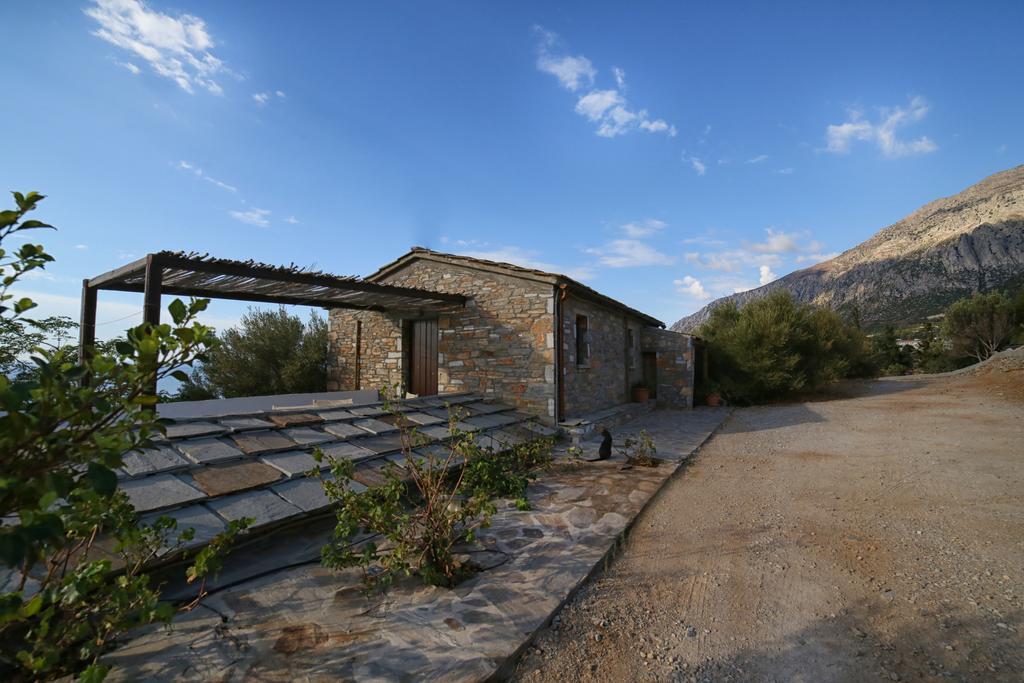 Pyrgos Traditional Village Agios Kirykos  Exterior photo