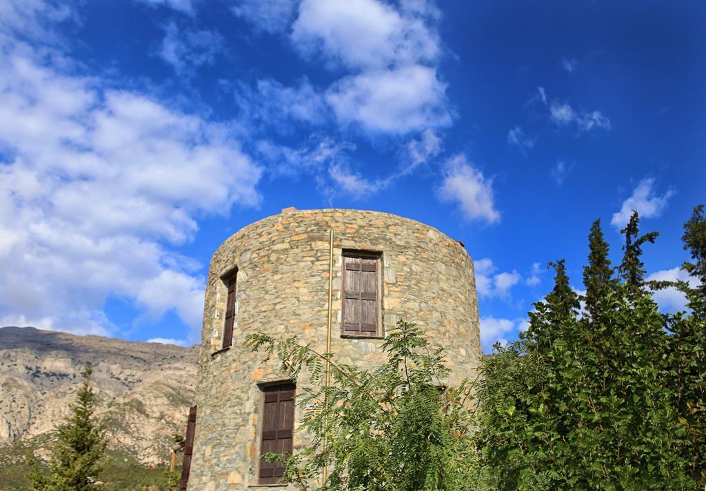 Pyrgos Traditional Village Agios Kirykos  Exterior photo